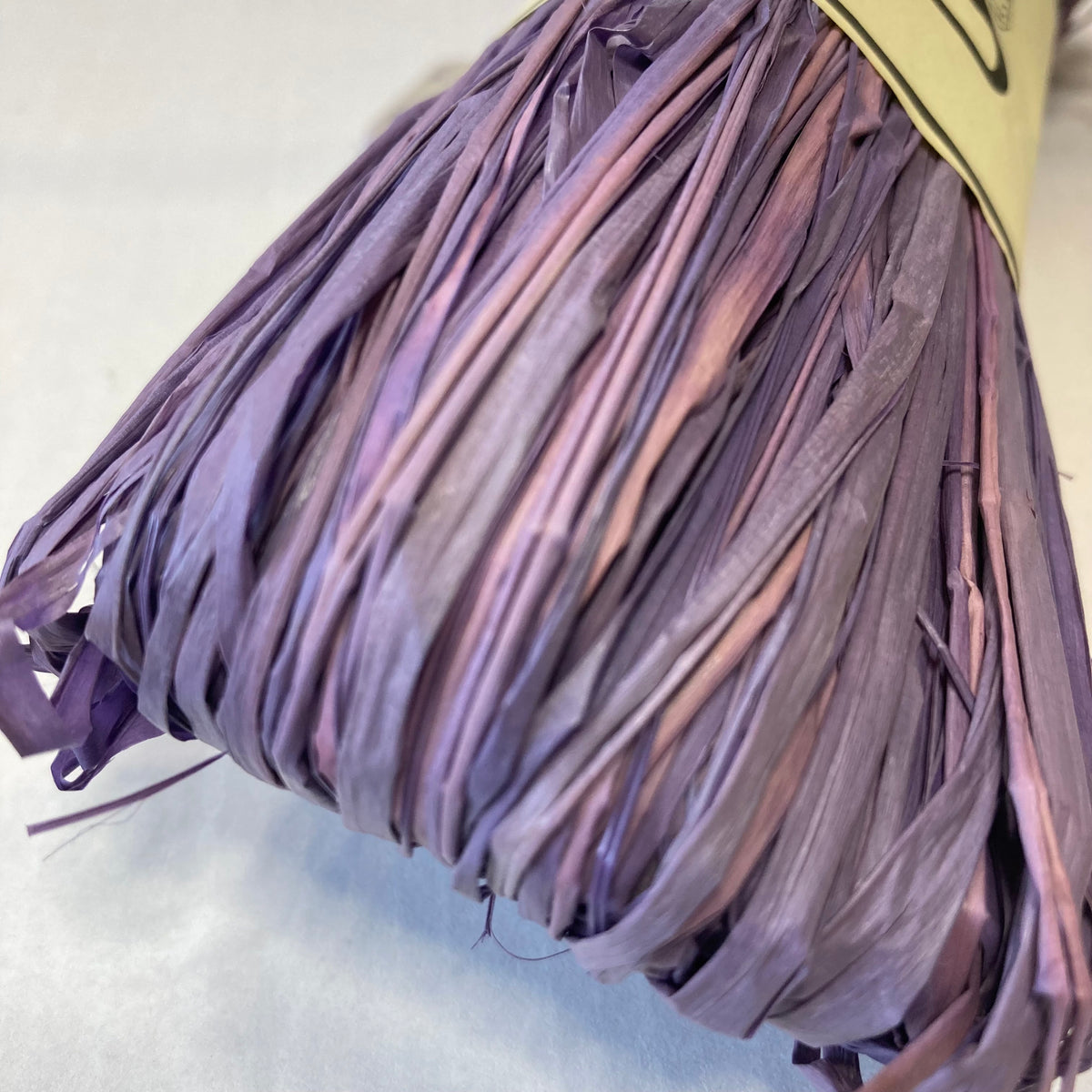 Nutscene Raffia 50g - Lavender Mist / Wild Rose