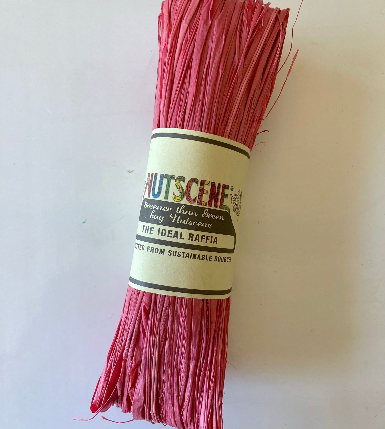 Nutscene Raffia 50g - Carnation Pink