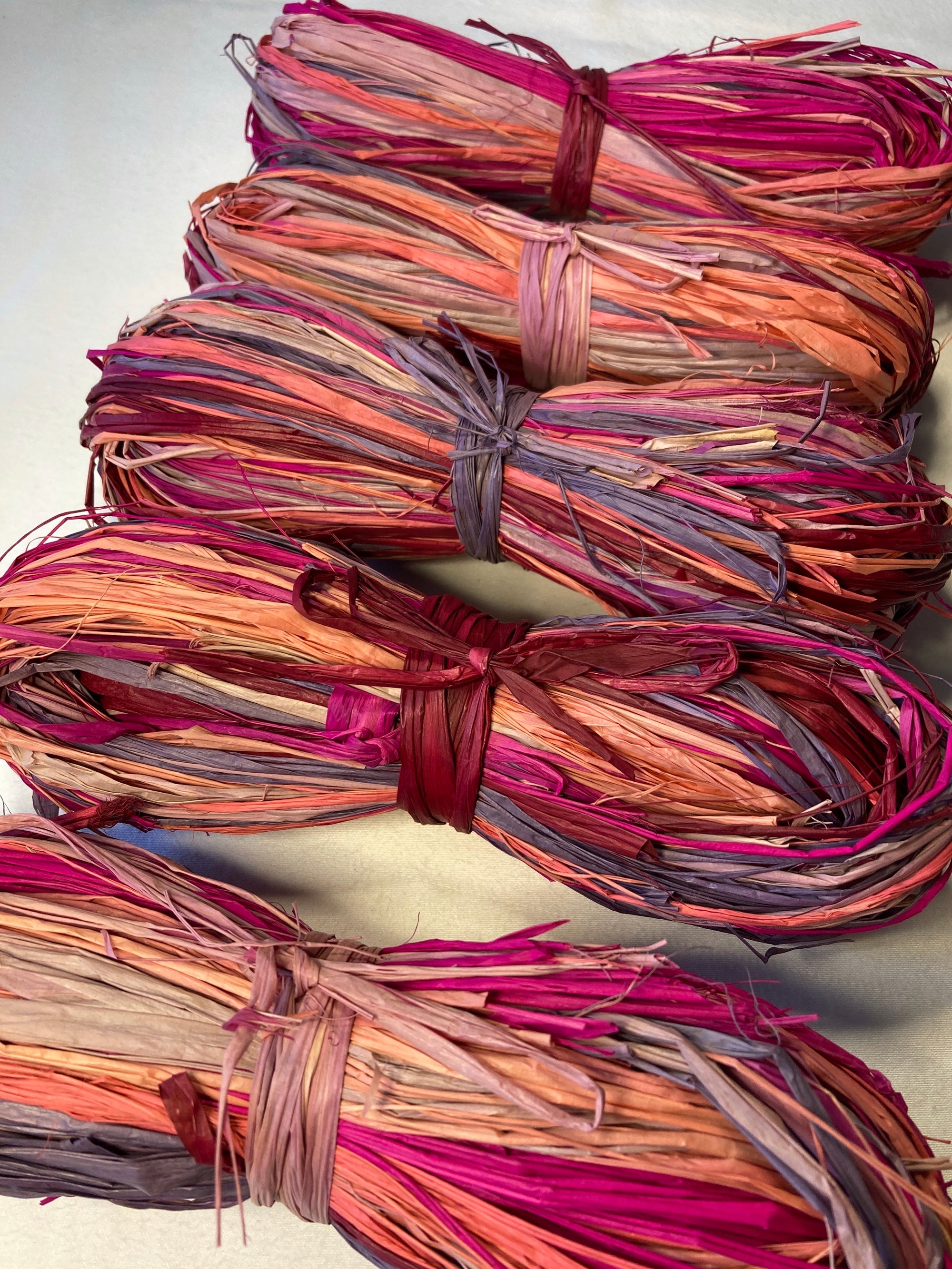 Raffia 50g Think Pink
